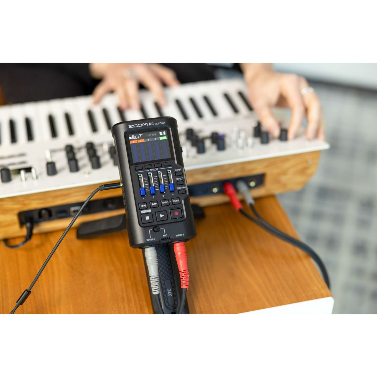 Grabadora Zoom Zr4 Multitrack 2 Entradas Xlr (r4)