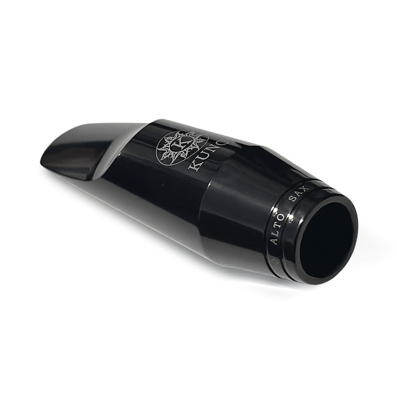 Boquilla Kuno Sax Alto Kma-818 Con Abrazadera Y Tapaboquilla