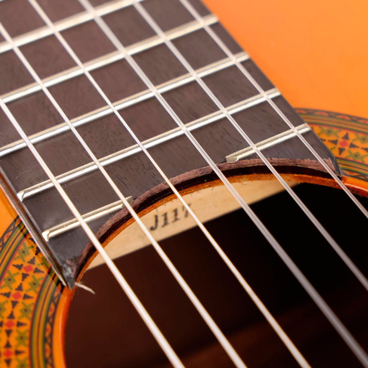 GUITARRA ACUSTICA YAMAHA ACABADO BRILLANTE, CG102