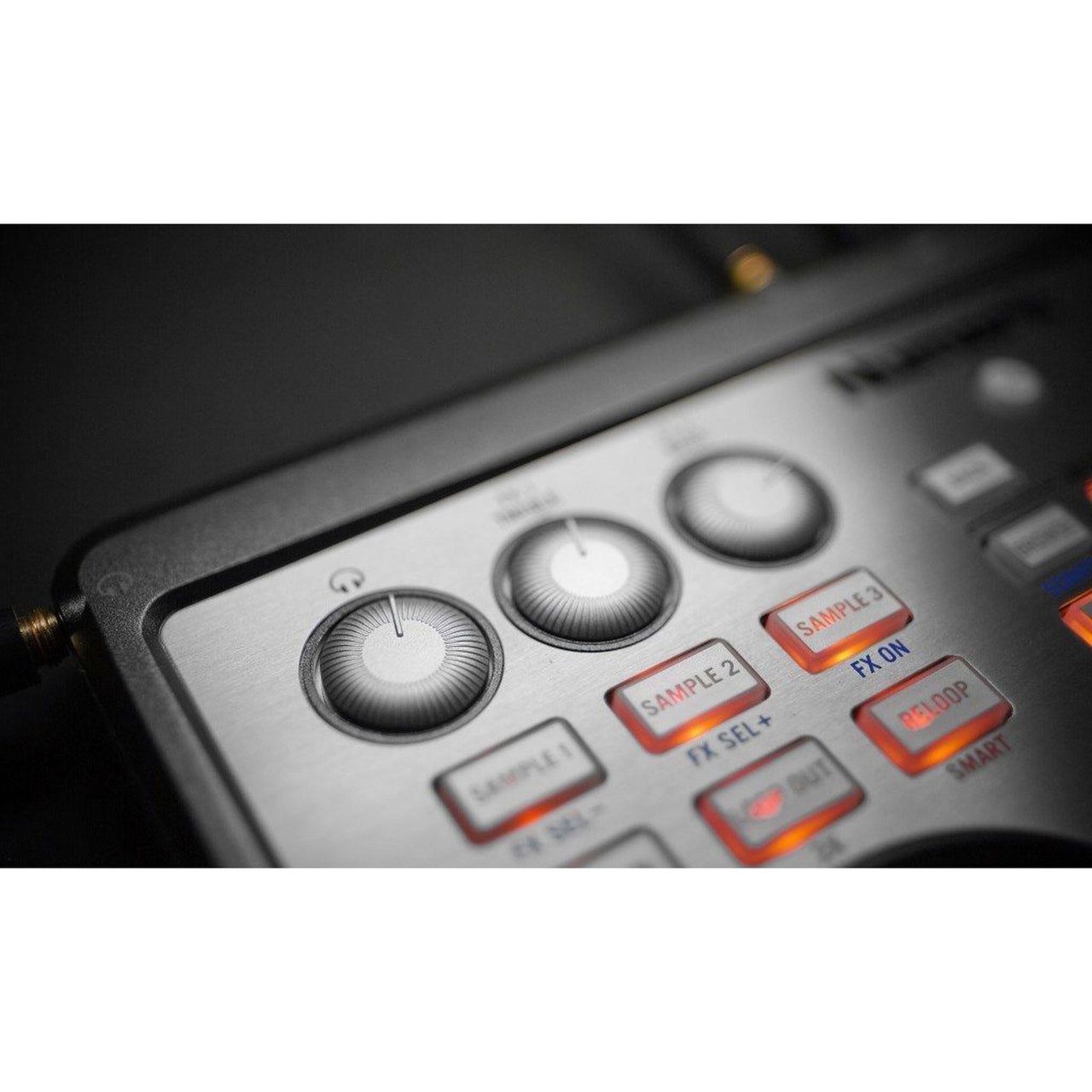 Controlador Dj Numark Portátil Con Salida Usb, Mixtrackedge